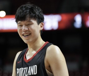开云-杨瀚森真值5亿！开拓者全美直播场次翻倍，超8大强队，错怪苏群了